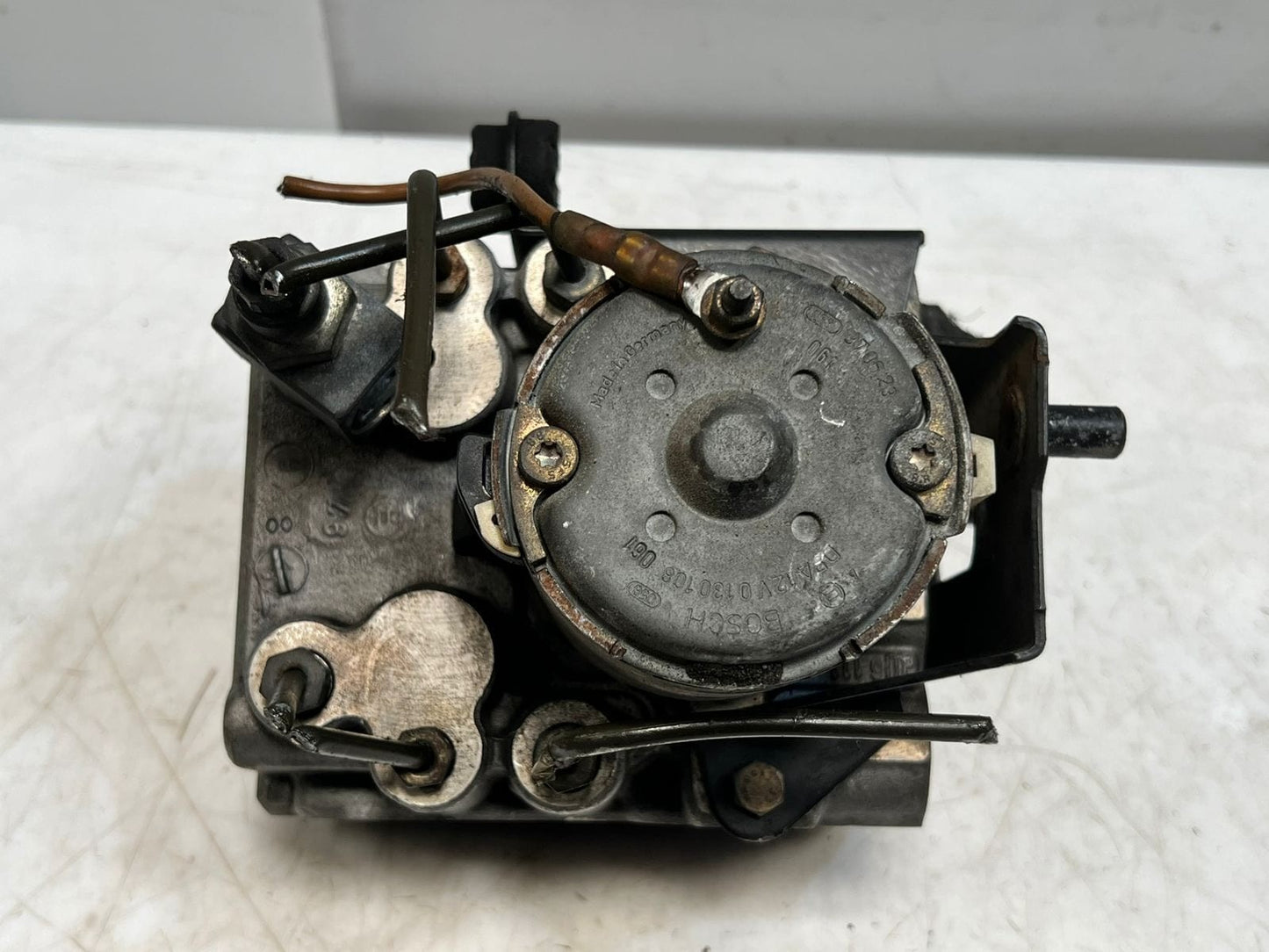 1997-2000 BMW 528i 5 Series E39 Abs Brake Pump Module 0265217000 1090910 OEM