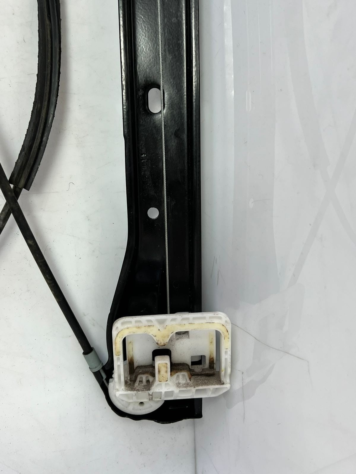 2011-2016 Mini Cooper Countryman Front Window Regulator With Motor 9800565