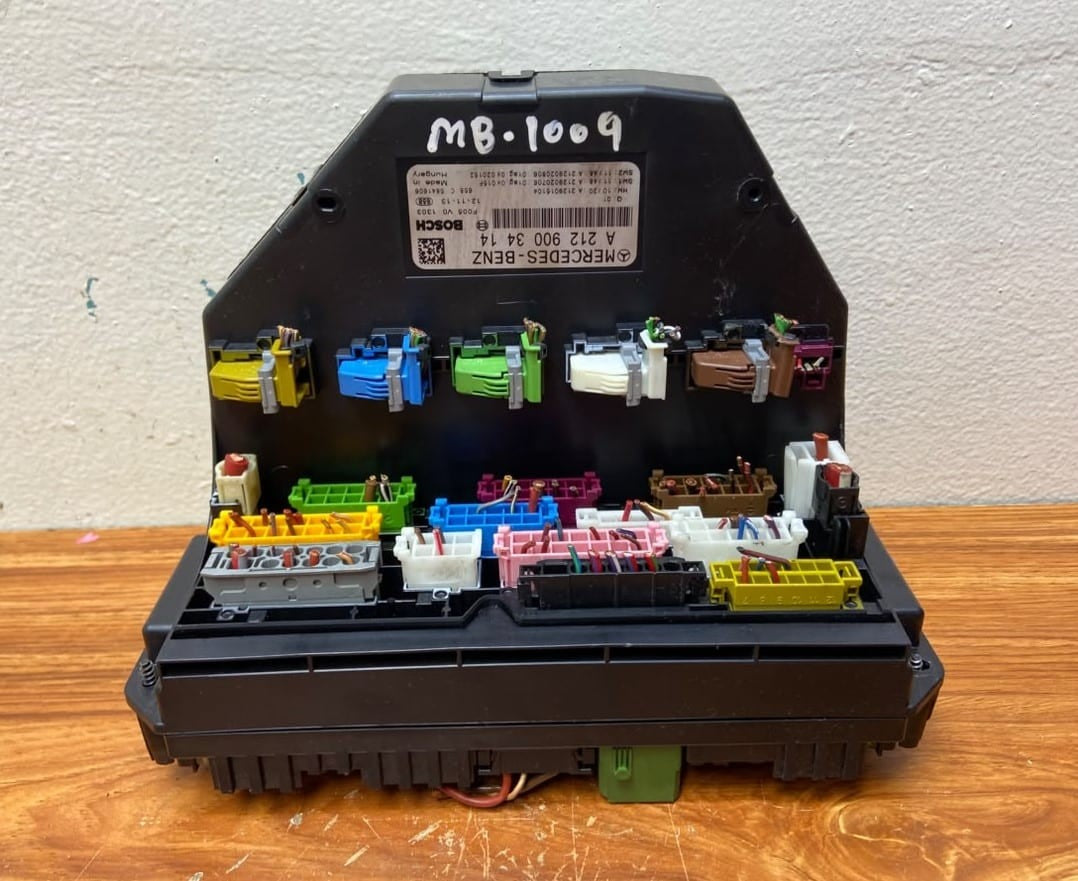 2008-15 Mercedes-Benz W212 Front Sam Fuse Box Control Unit A2129003414 X204 GLK