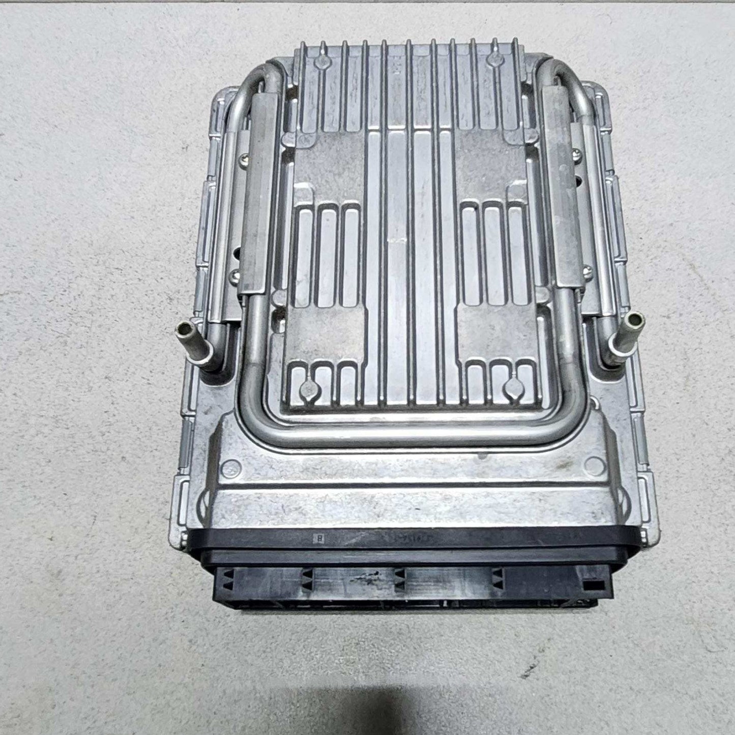 2009-2012 BMW 750i Engine Control Module 7598345