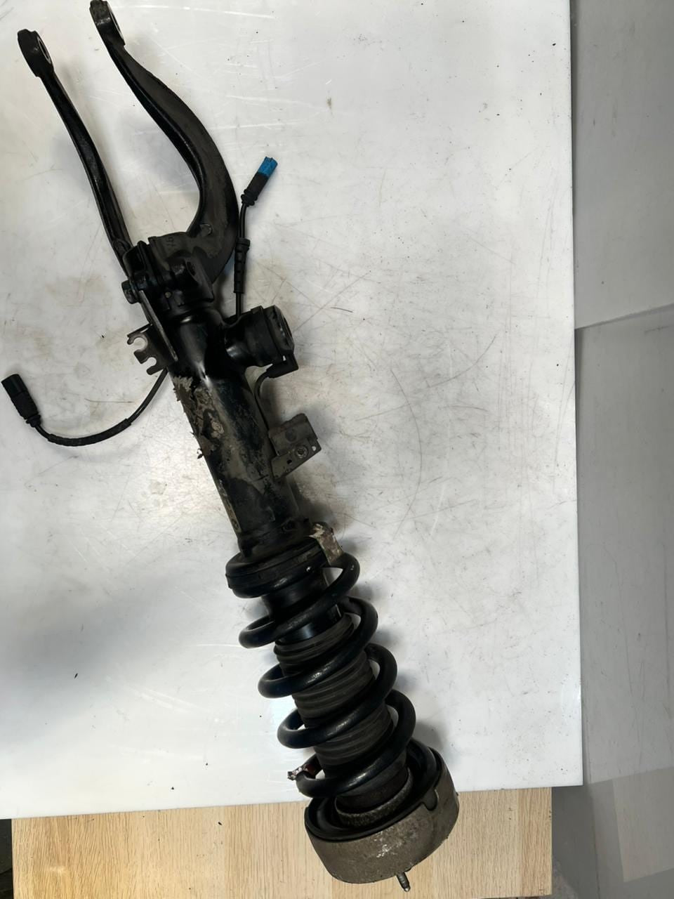 2015-2017 BMW X5 F15 F16 X6 30D M50D FRONT Shock Absorber 6875083 OEM