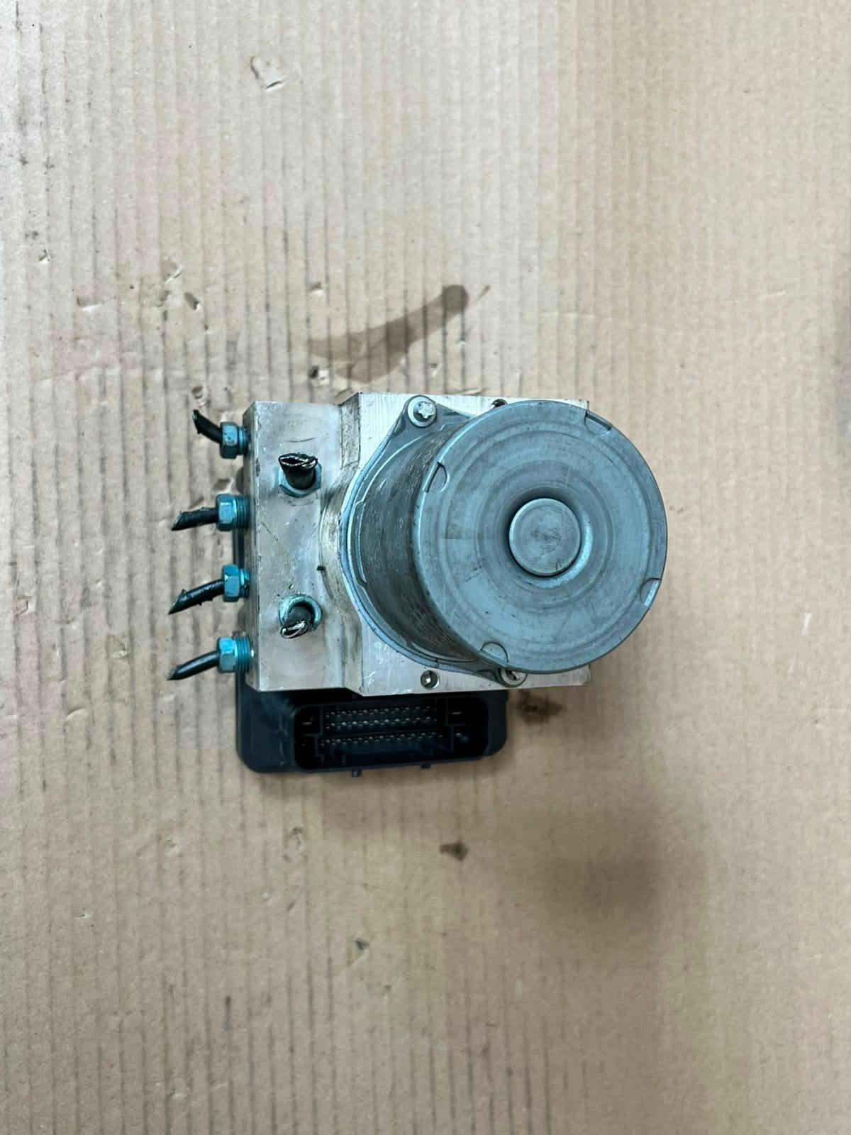 2010-2012 BMW 5' 7' F02 F10 and F11 535i ABS PUMP Control Unit 6860164 OEM