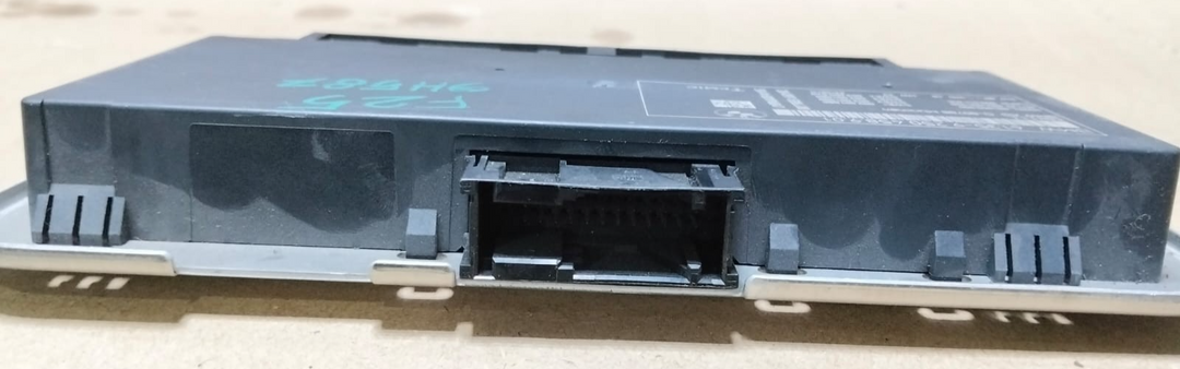 BMW X3 F25 FRM3 2011 Footwell Light Body Control Module 9250458