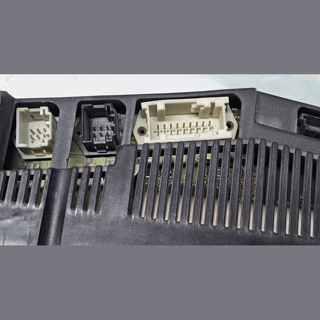 1999-2001 BMW 323i Climate Control Unit 8382446