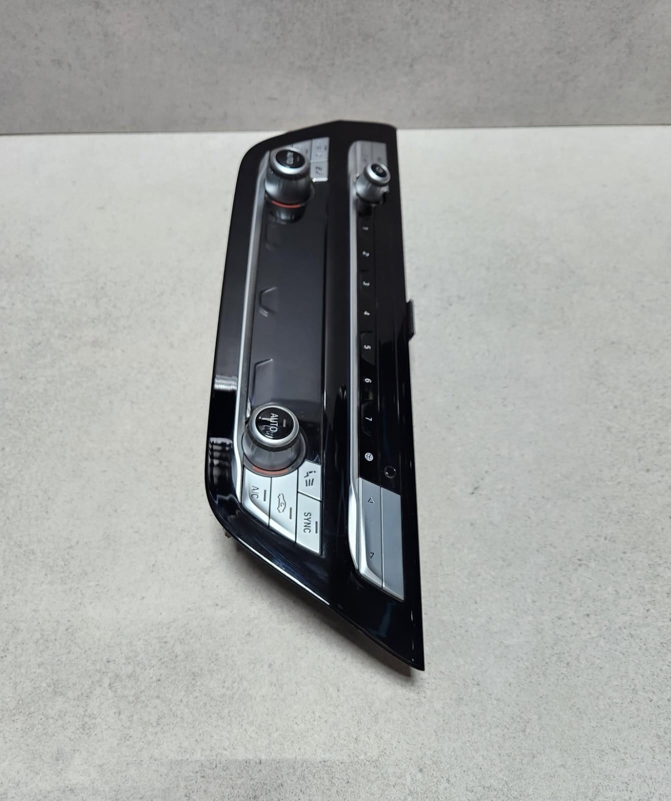 2017-2020 BMW 530i Ac Panel Control 5A09B29 G30 5 Series