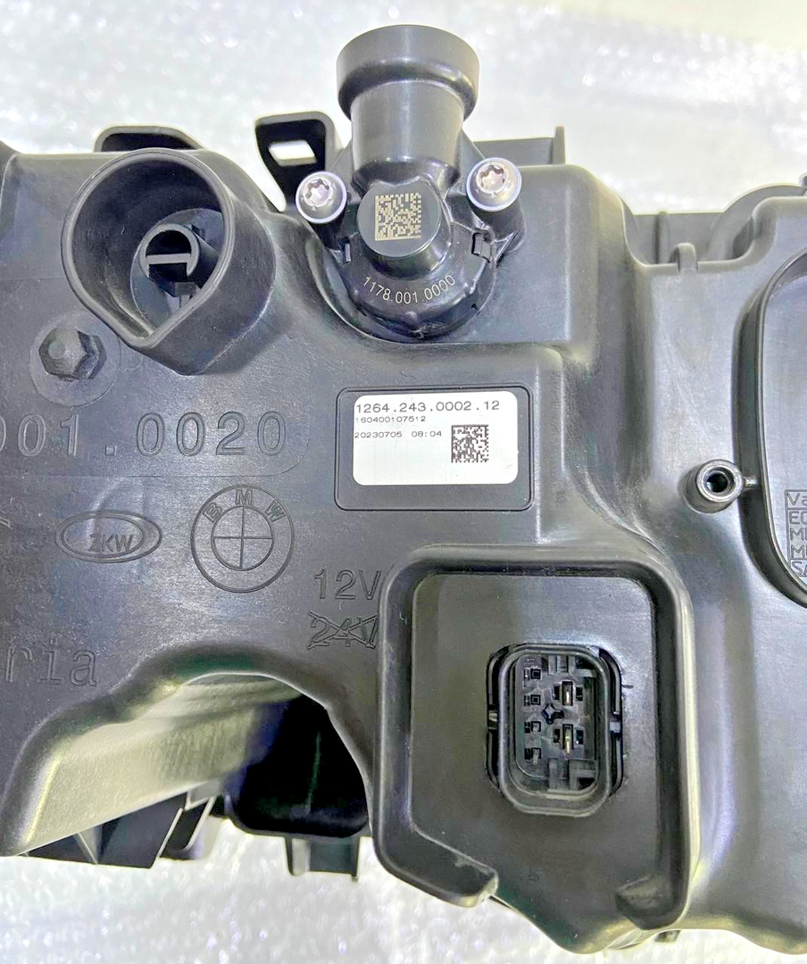 OEM BMW G70 7 SERIES Headlight LED Left Side Brand New ECE LHD 4A276F3 No module