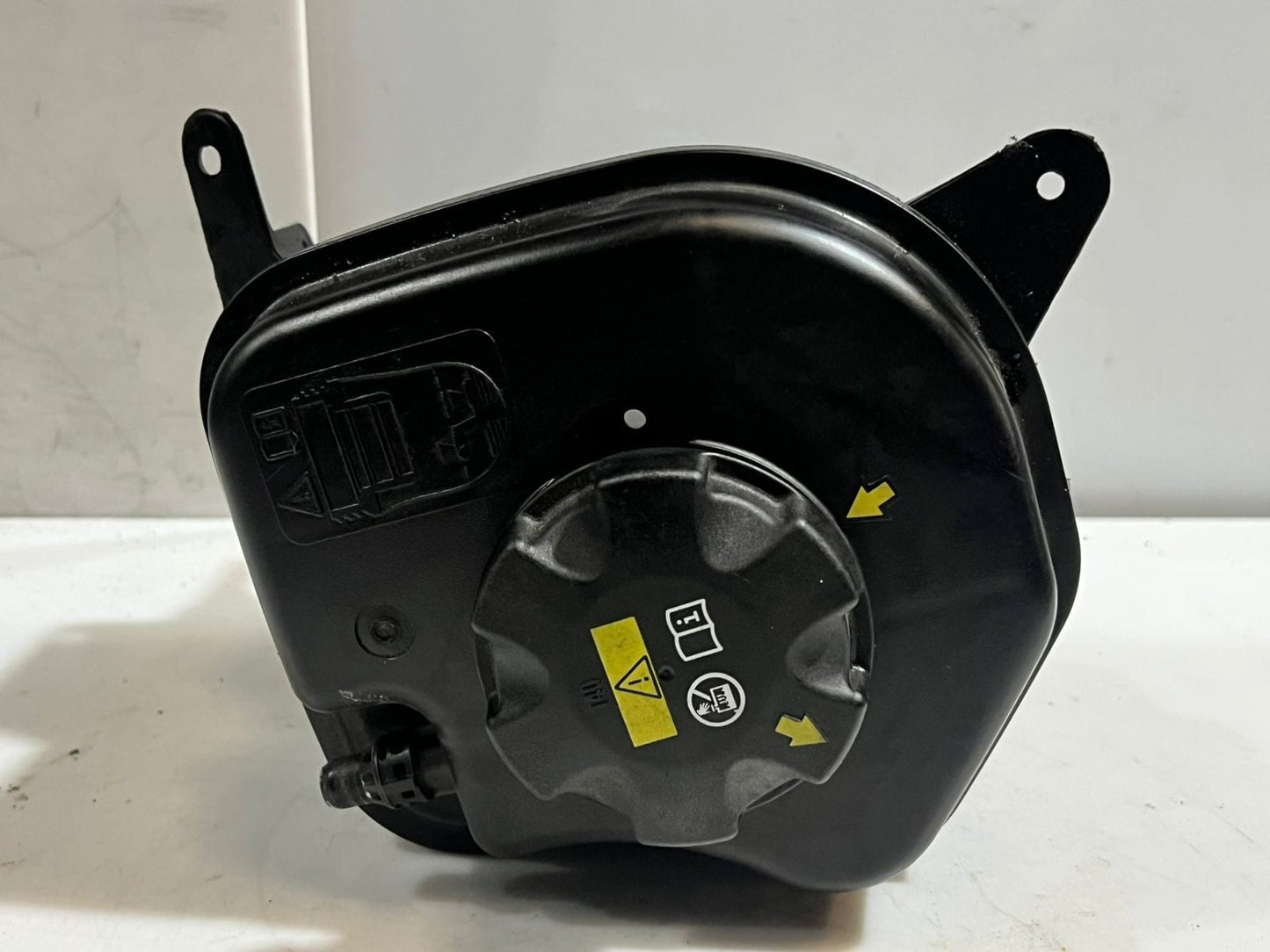 2008-2019 BMW X5 E70 F15 F85 X6 E71 F16 WATER Coolant Expansion Tank 7647290 OEM