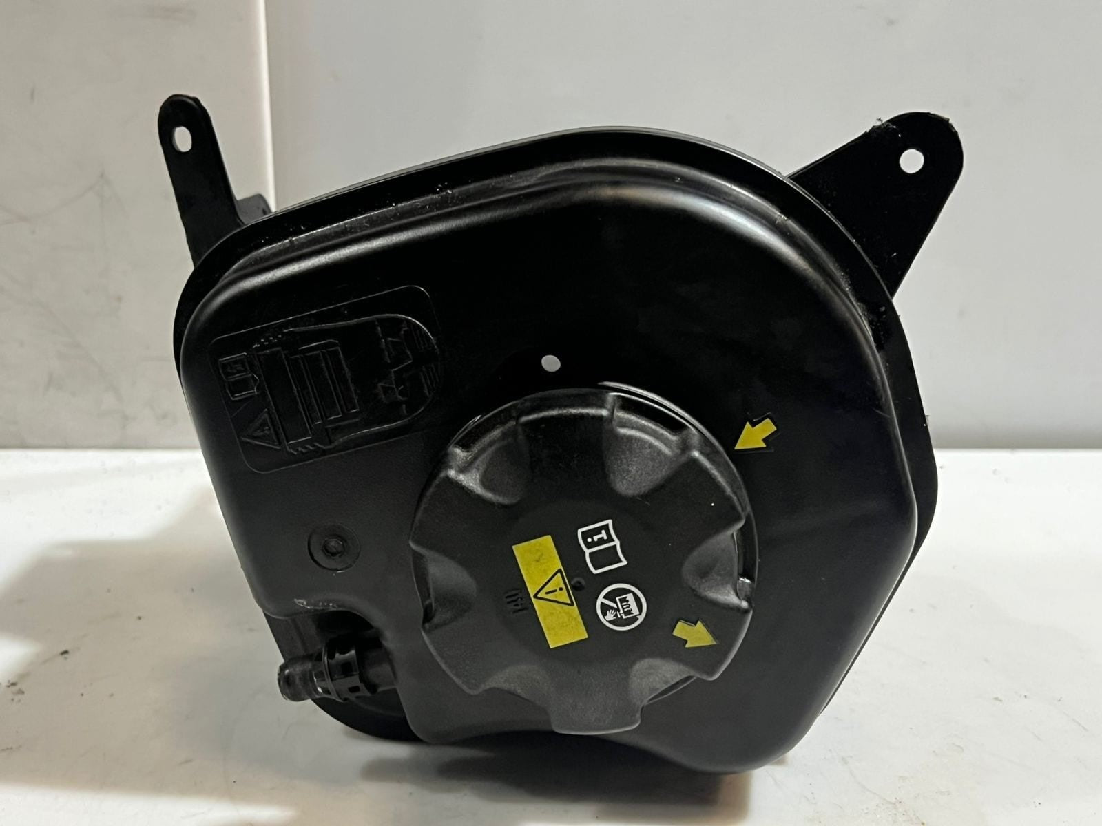 2008-2019 BMW X5 E70 F15 F85 X6 E71 F16 WATER Coolant Expansion Tank 7647290 OEM