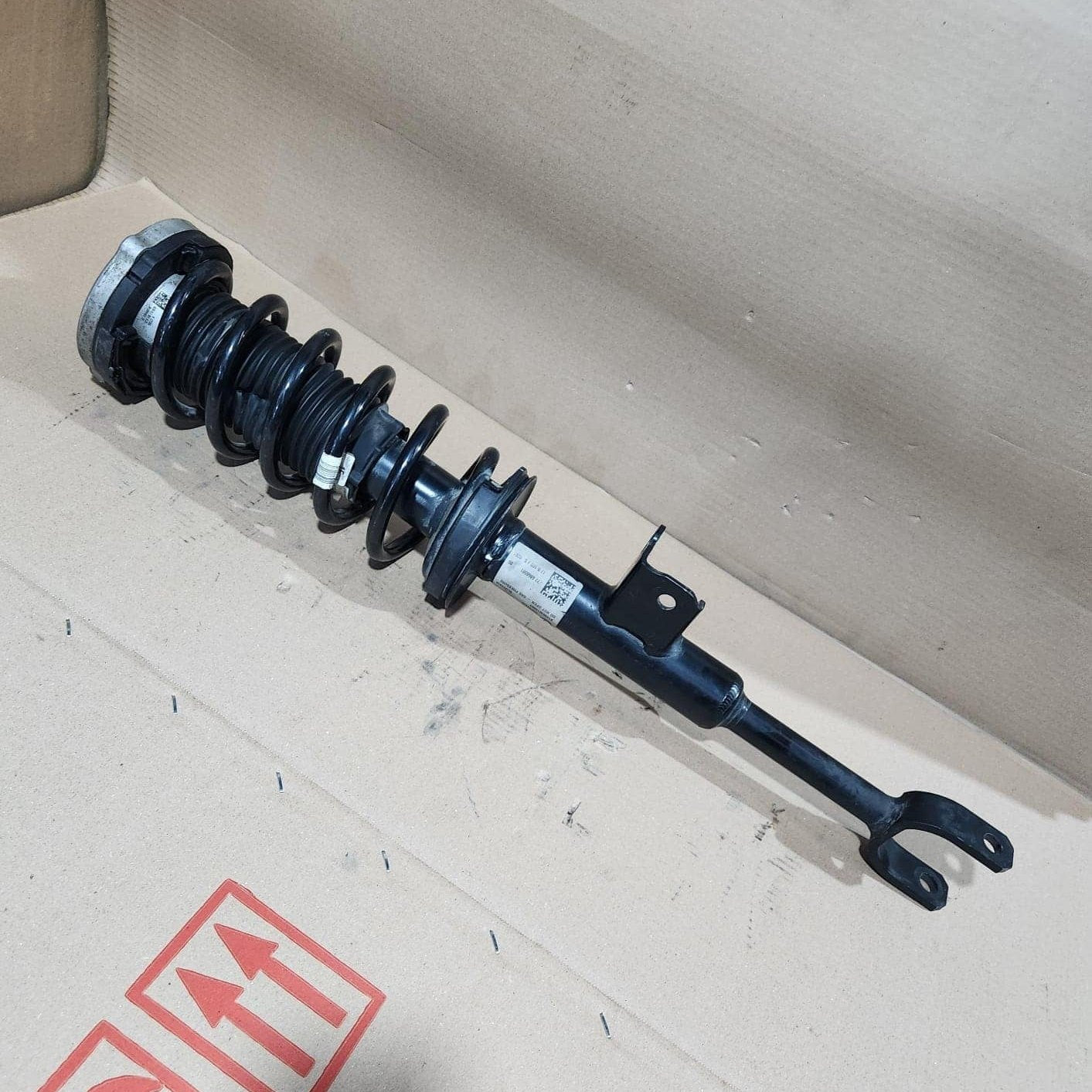 2017-2023 BMW 530i Front Left Shock Absorber 6866591 5 Series G30 530i and 540i