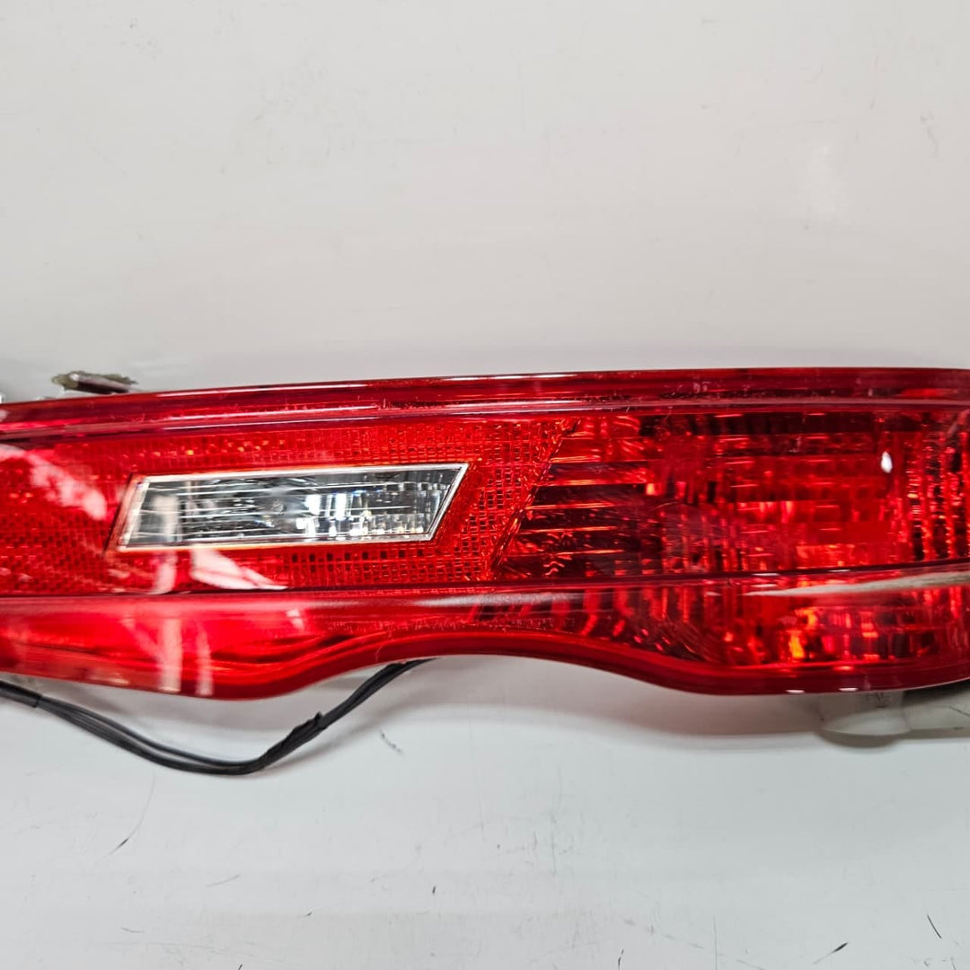 7177076-2008-2010 BMW 6 Series E63 E64 M6 650i Bumper Light Rear Right OEM