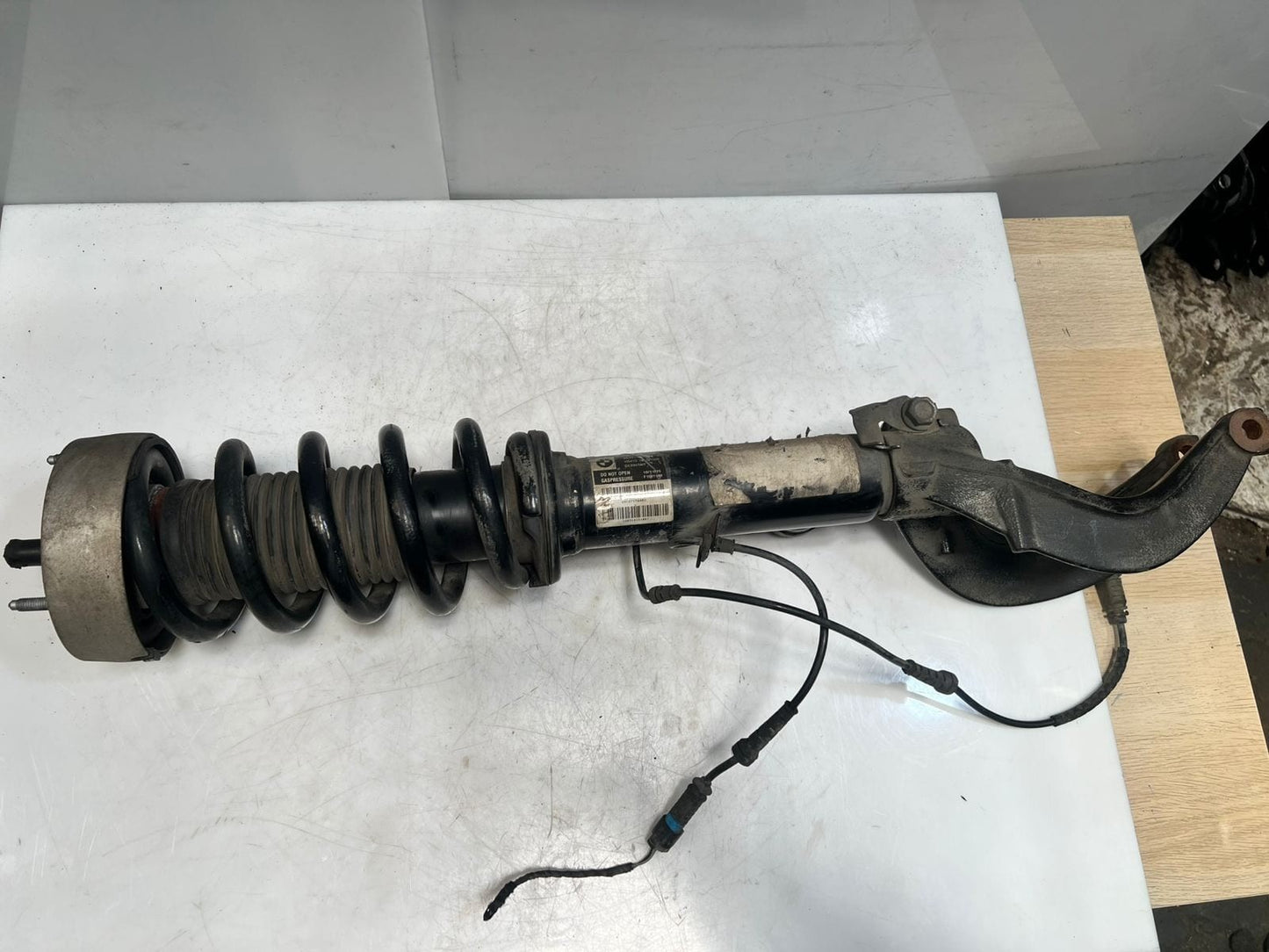 2013-2018 BMW X5 F15 X6 F16 F85 Front Shock Absorber With Coil Spring 6875084