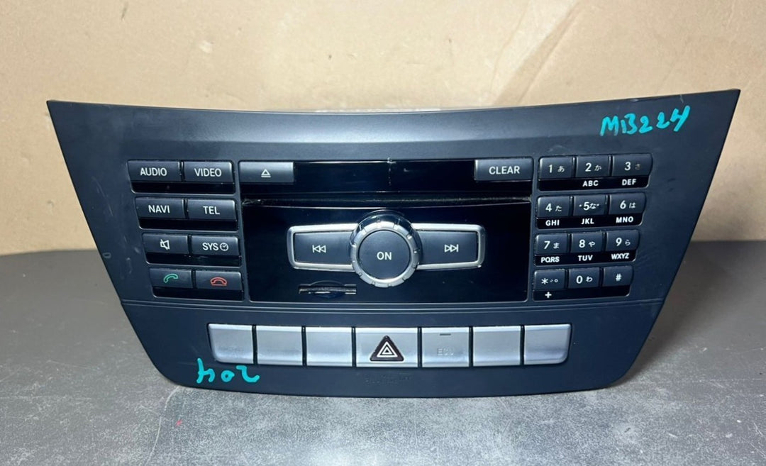 Mercedes W204 Navigation Command Radio Audio Head Unit CD Player A204 9007309