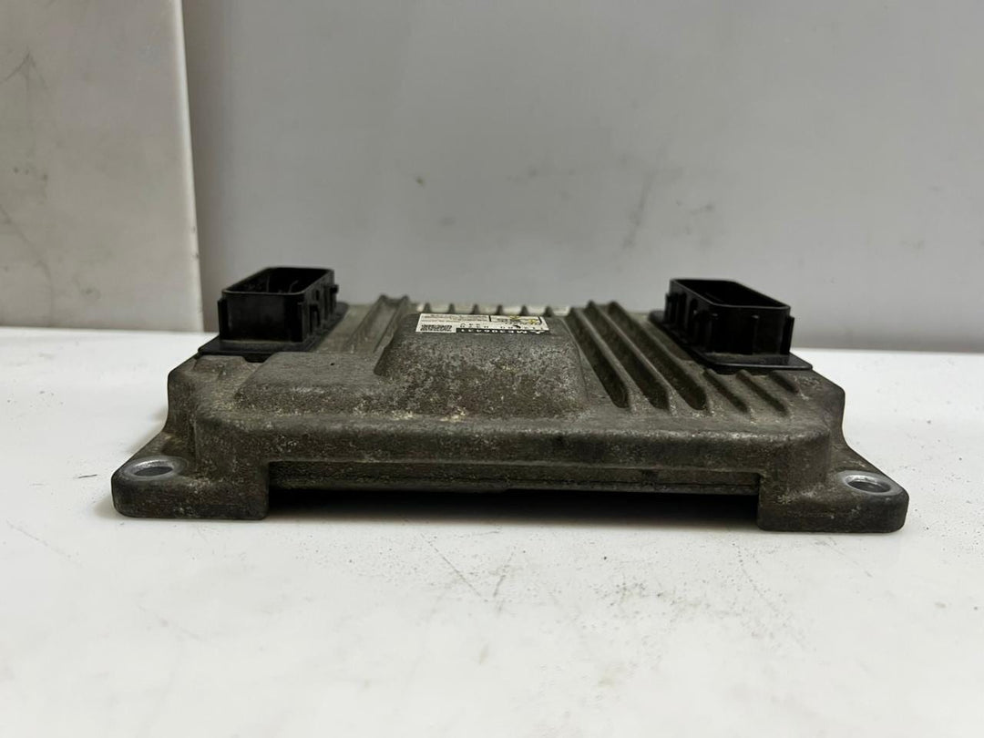 Mitsubishi Fuso Fighter H24 FK64F Engine Control Unit 1125000370 ME306431