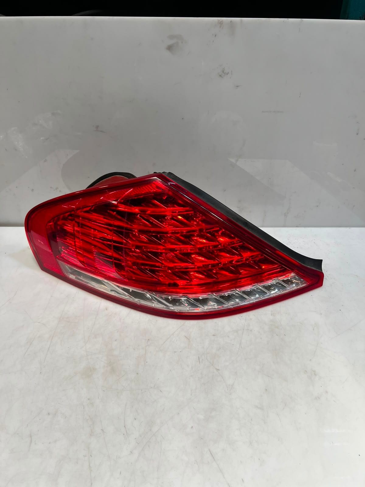 2006-2010 BMW E63 E64 M6 Left REAR LIGHT Tail Light 7177069 OEM