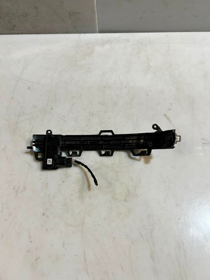 2018-2024 BMW X3 G01 X4 G02 X5 G05 X6 G06 G07 Mirror Turn Signal Light 7441439