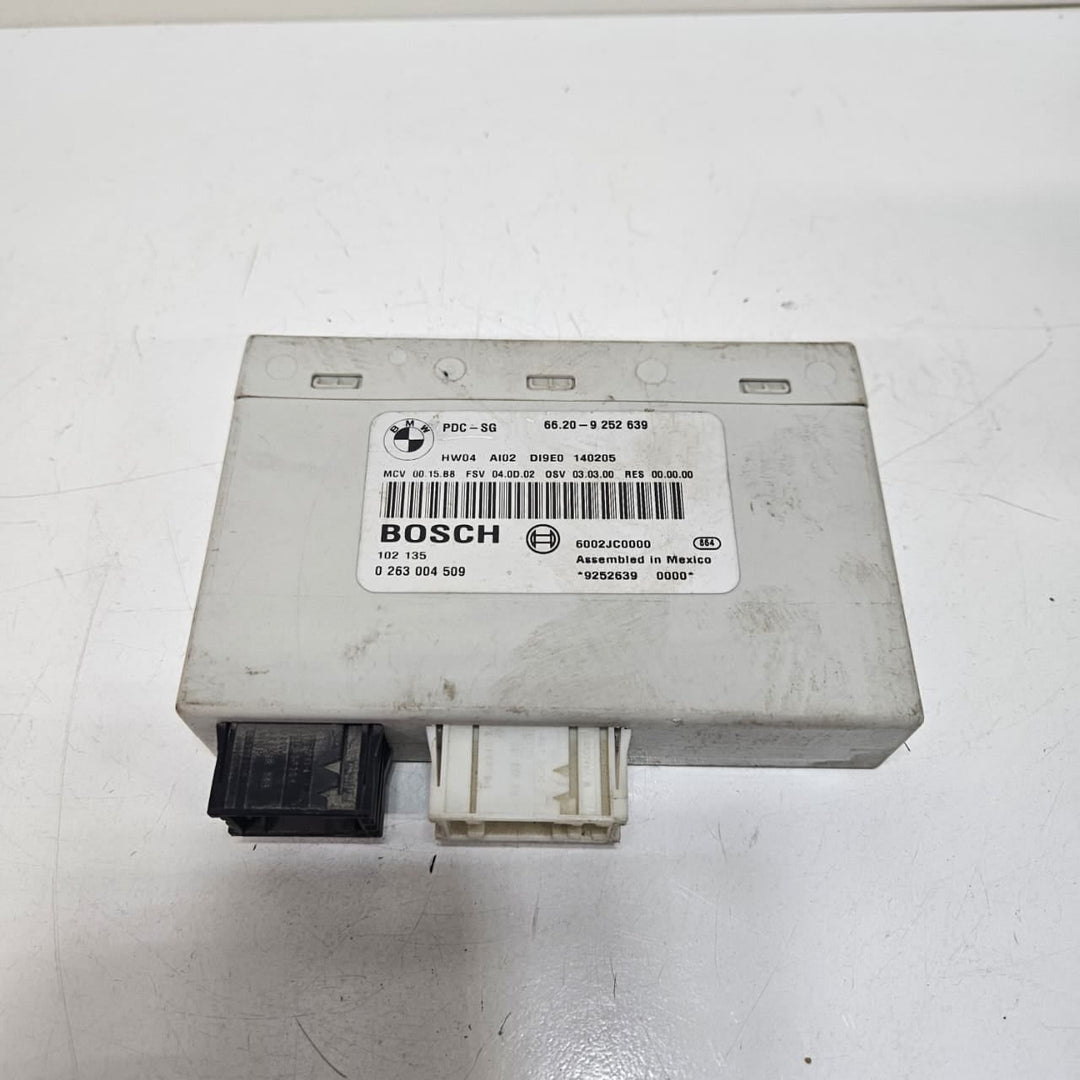 2008 BMW E90, E91, E92, E93 M3 335xi Parking Distance Control Module 9252639