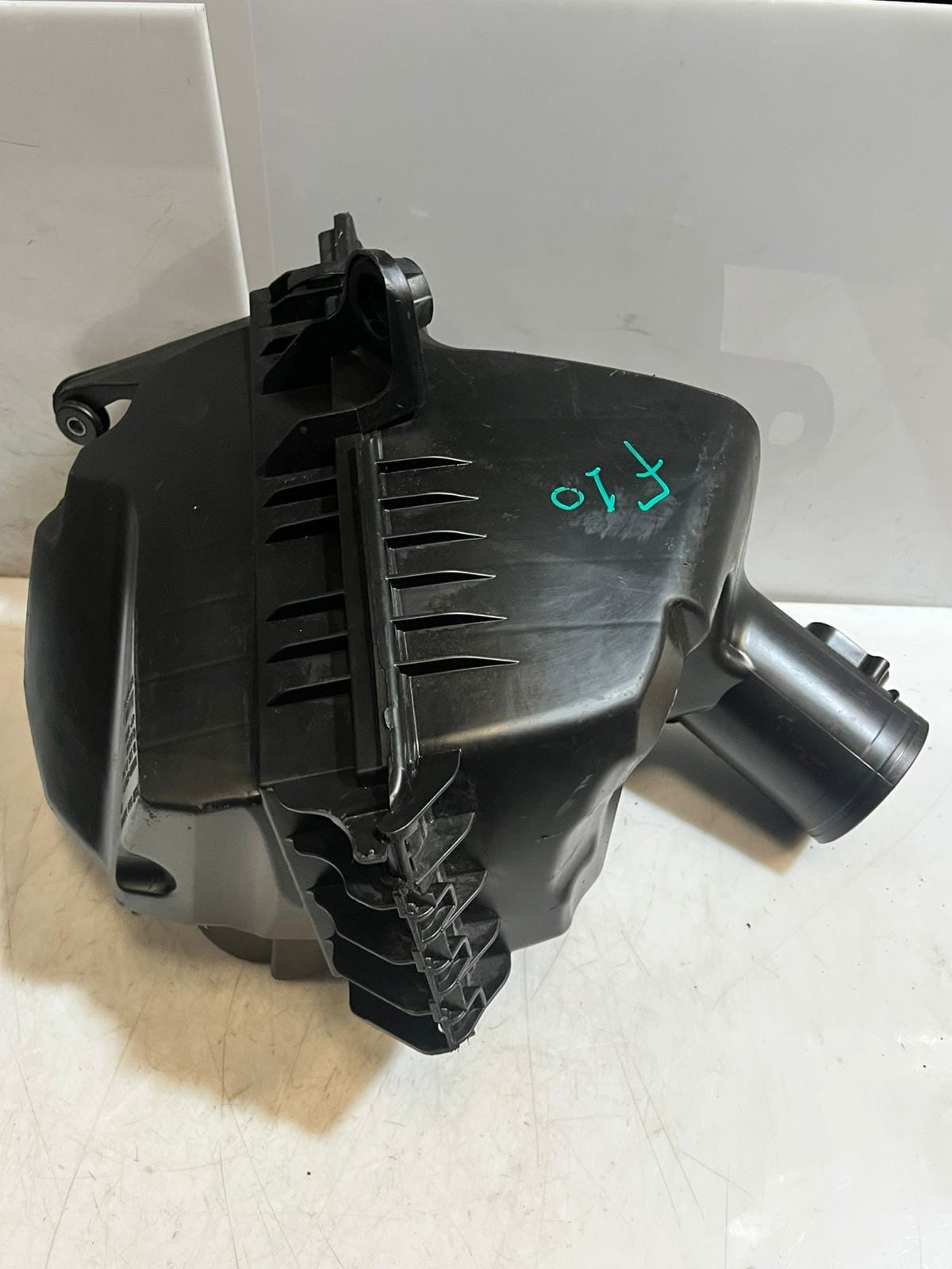 2010-2016 BMW 528i F10 N20 520I F11 F07 Air Intake Filter Box 7612014 OEM