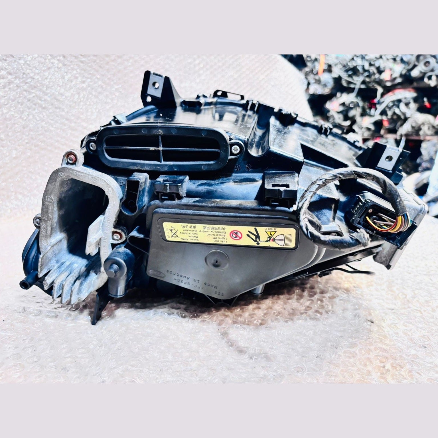 Bmw 7 Series F02 740LI 740I 2009-2012 Daynamic Xenon Right side Headlamp 7182152
