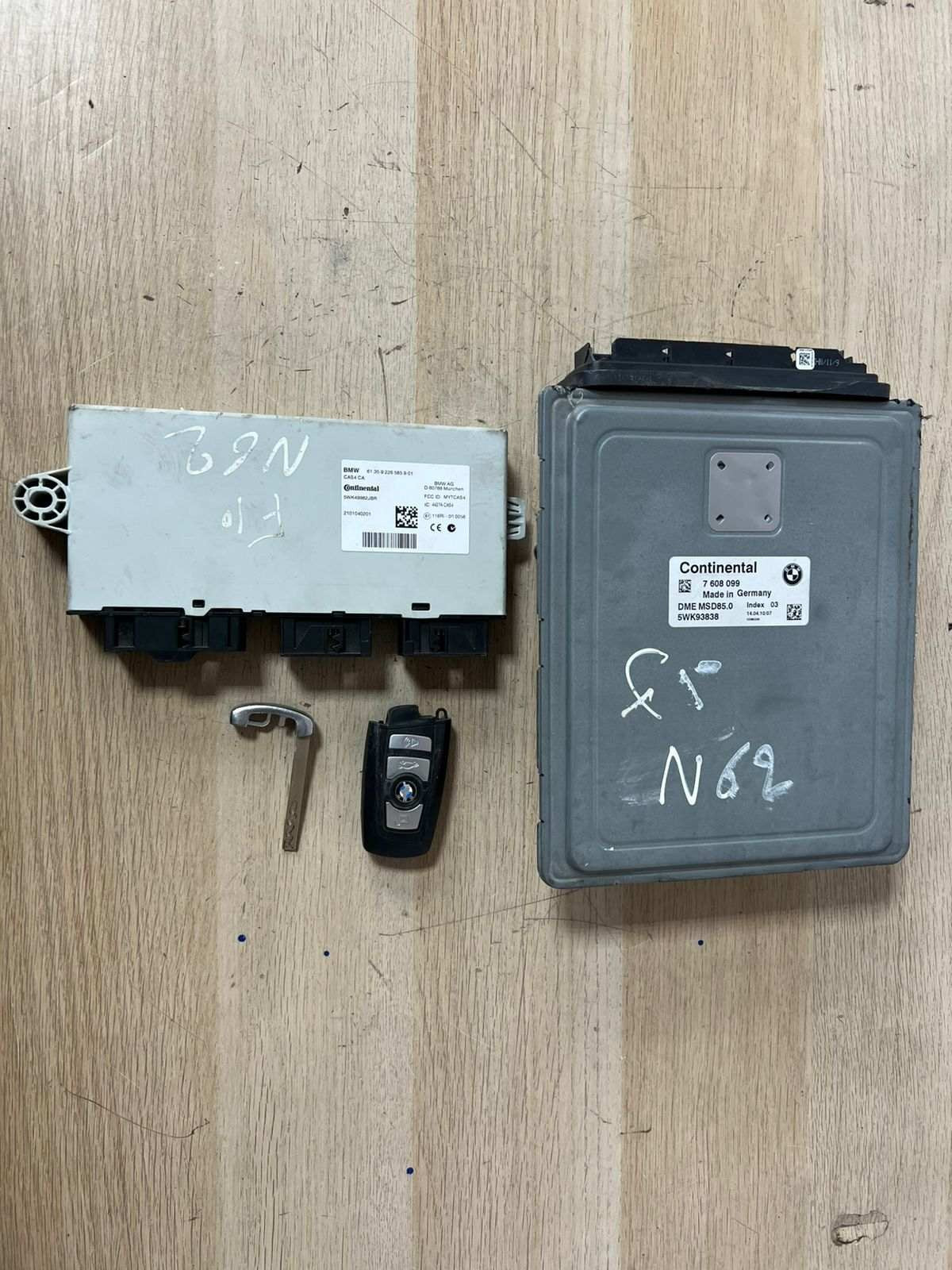 2009-2012 BMW 550i F10 N63 V8 Engine Control Module 7608099 ECU SET