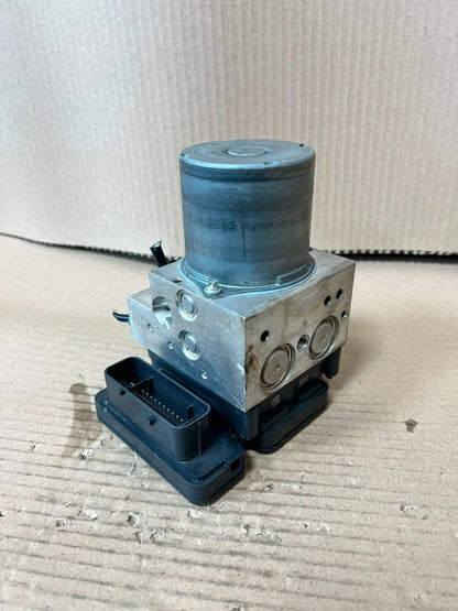 2010-2012 BMW 5' 7' F02 F10 and F11 535i ABS PUMP Control Unit 6860164 OEM