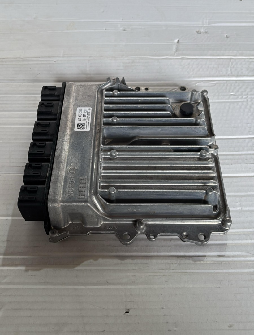 BMW F30/F31/F32/F33/F34/F35 B48 330I, 430I, ENGINE CONTROL UNIT ECU 8676533
