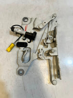 قم بتحميل الصورة إلى عارض الصور، 2012-2016 BMW 5 Series F10 F11 650i Bonnet Hood Hinge 7249887 OEM