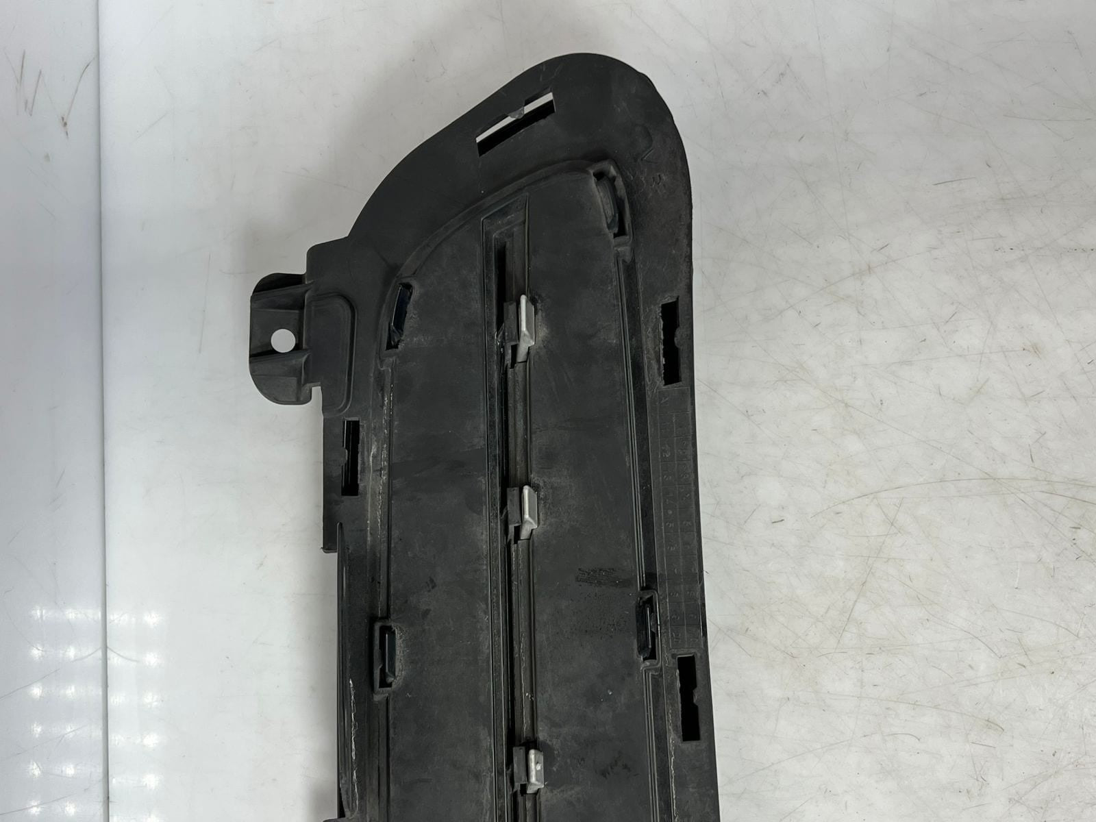 2009-2016 BMW Z4 E89 FRONT RIGHT SIDE Bumper Grille Trim Cover Panel 7203800 OEM