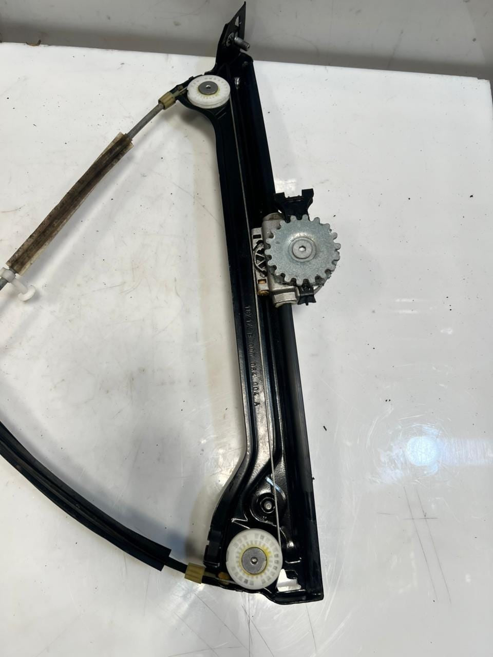 BMW 6' F07 GT F06 Window Regulator With Motor Front Right 7275398 OEM