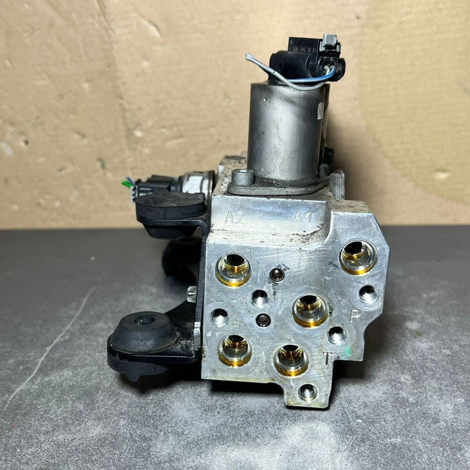 13-16 Mercedes GL450 GL550 Front Hydraulic Suspension Valve A166 3201158 OEM