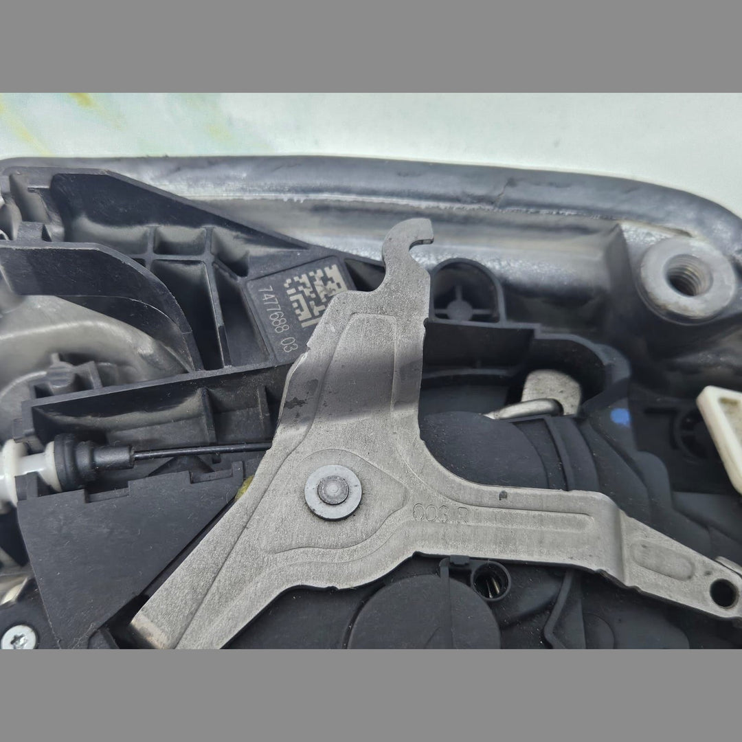 BMW 540I G30 FRONT RIGHT DOOR LOCK LATCH ACTUATOR 7477688 OEM