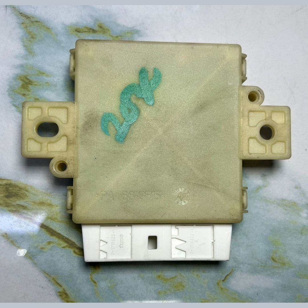 Mercedes-Benz W204 C-Class C200 Parking Distance Control Module A204 5406662 OEM