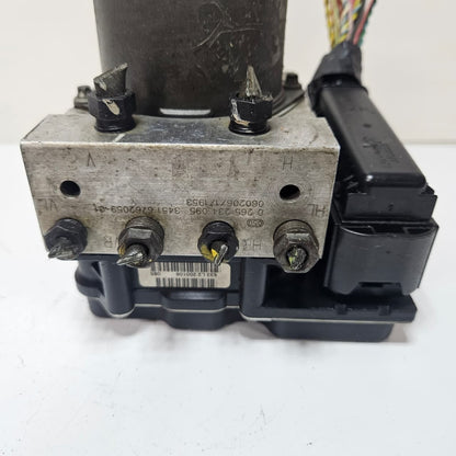 2000-2006 BMW X3 E83 ABS Pump Control Module 6773012 USED