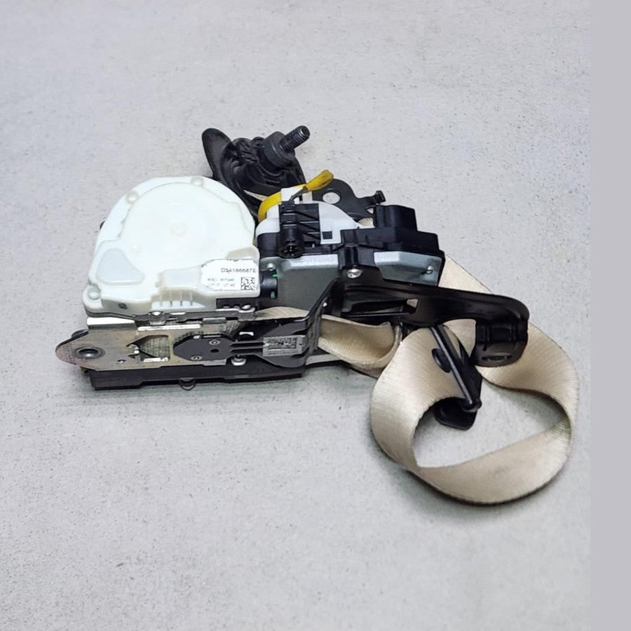 BMW Upper Seat Belt Front Right 7430118 5 Series G31 540iX