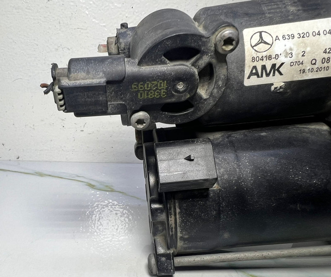 Mercedes W639 Vito V-Class  Airmatic Air Suspension Compressor Pump A639 3200404