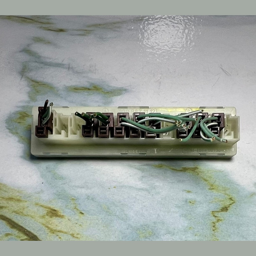 Mercedes Power Distributor A0009821112 W207 E-Class E350