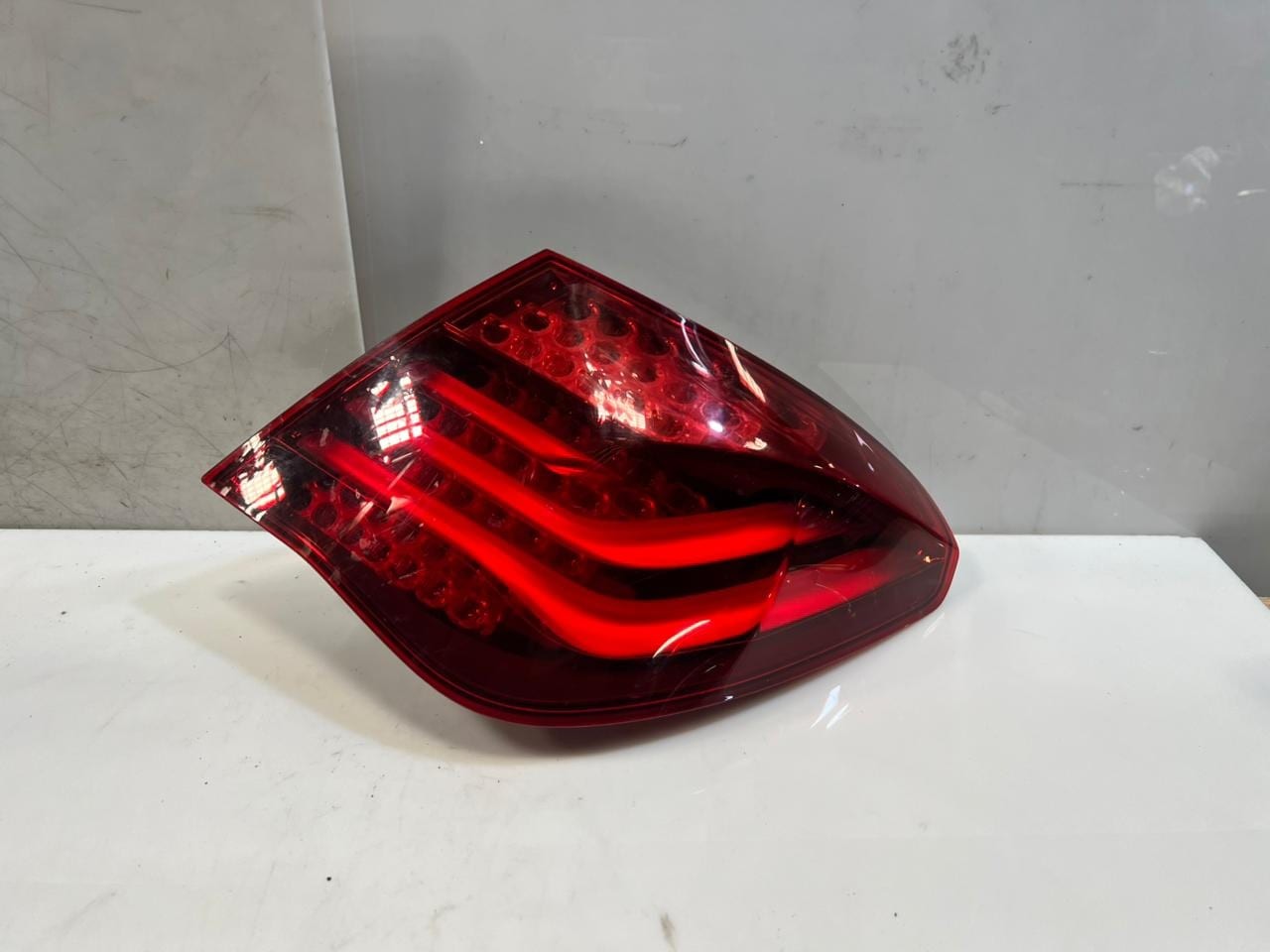 BMW 7' F01 F02 F03 Tail Light Assembly Rear Right With Stop Light 7300268 ECE