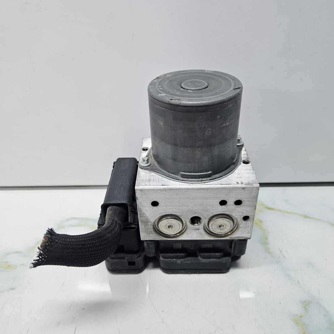 2011-2016 BMW F10 528i ABS Control Module 6853400 DXC9 L6