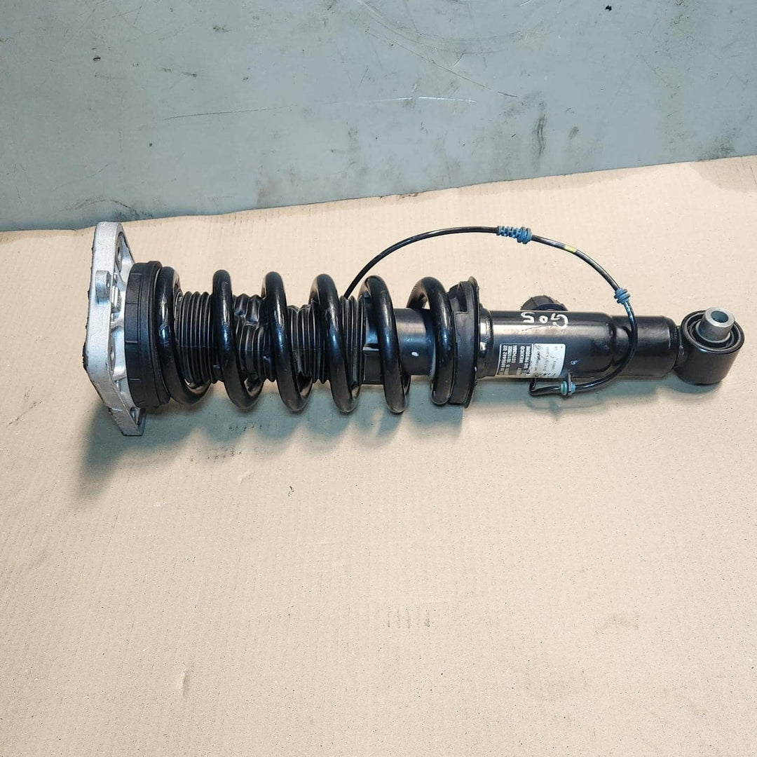 2021-2024 BMW X5 Rear Right Shock Absorber With VDC 6896442 X5 G05 and X6 G06