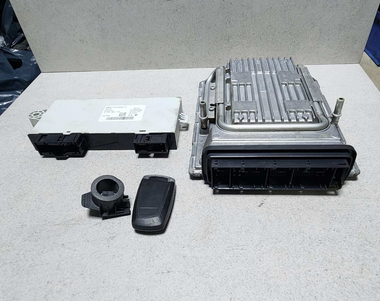 2009-2012 BMW 750i Engine Control Module 7598345