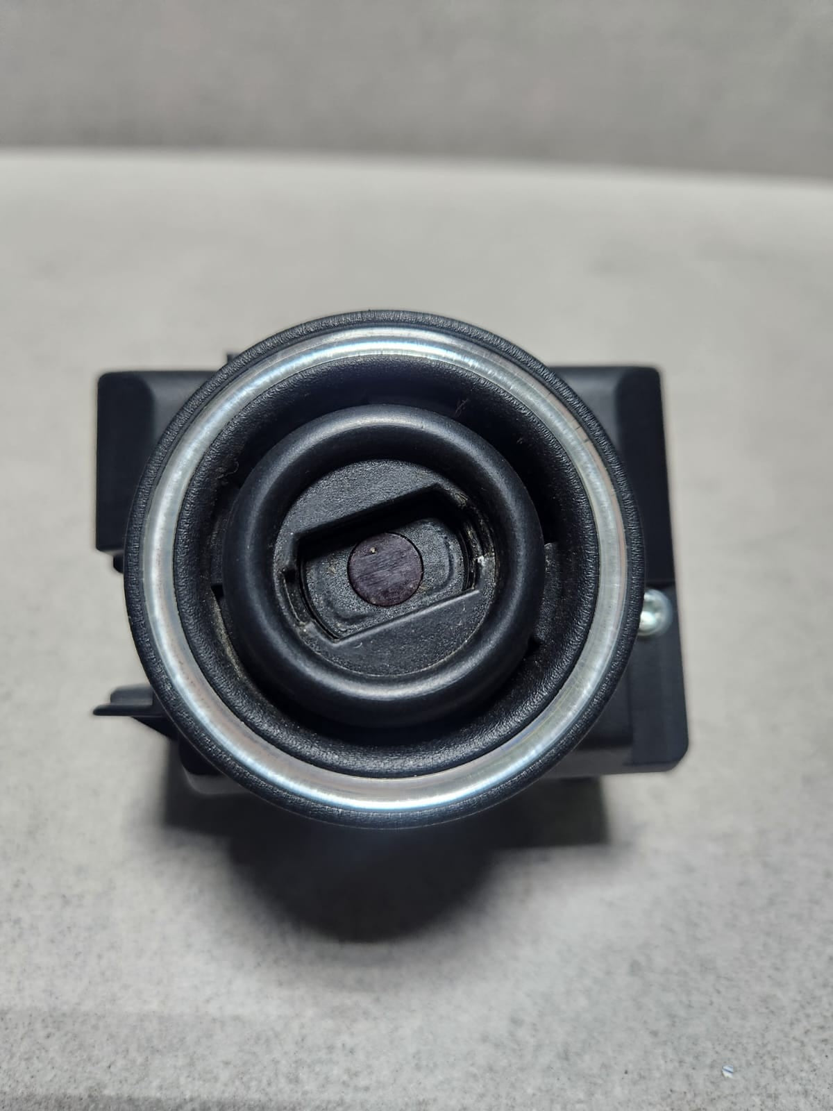 2003-2009 Mercedes-Benz C230 Ignition Switch Module 2095450908 W203 C230 and CLK