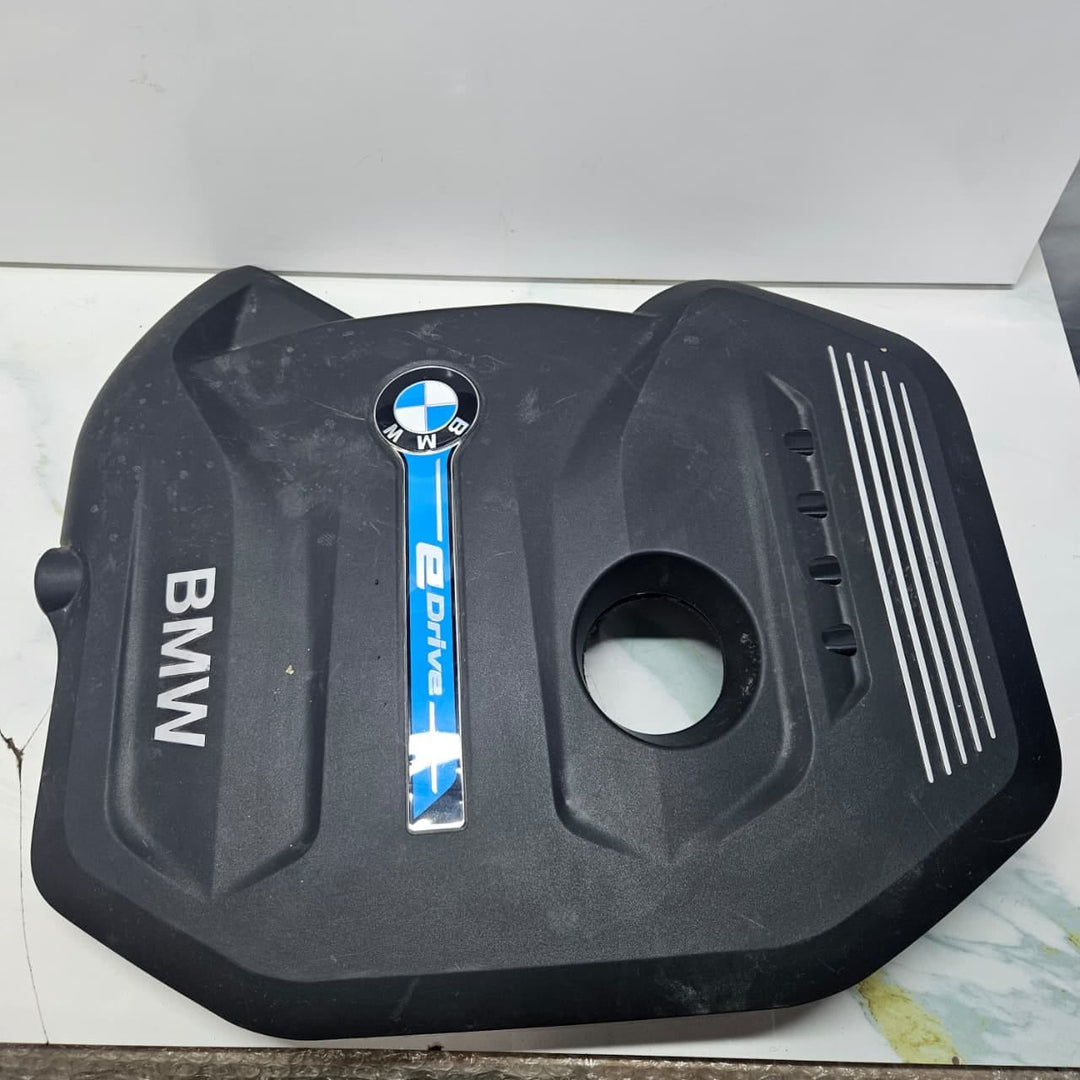 2016-2018 BMW 3 Series F30 330e HYBRID Engine Cover 8604836