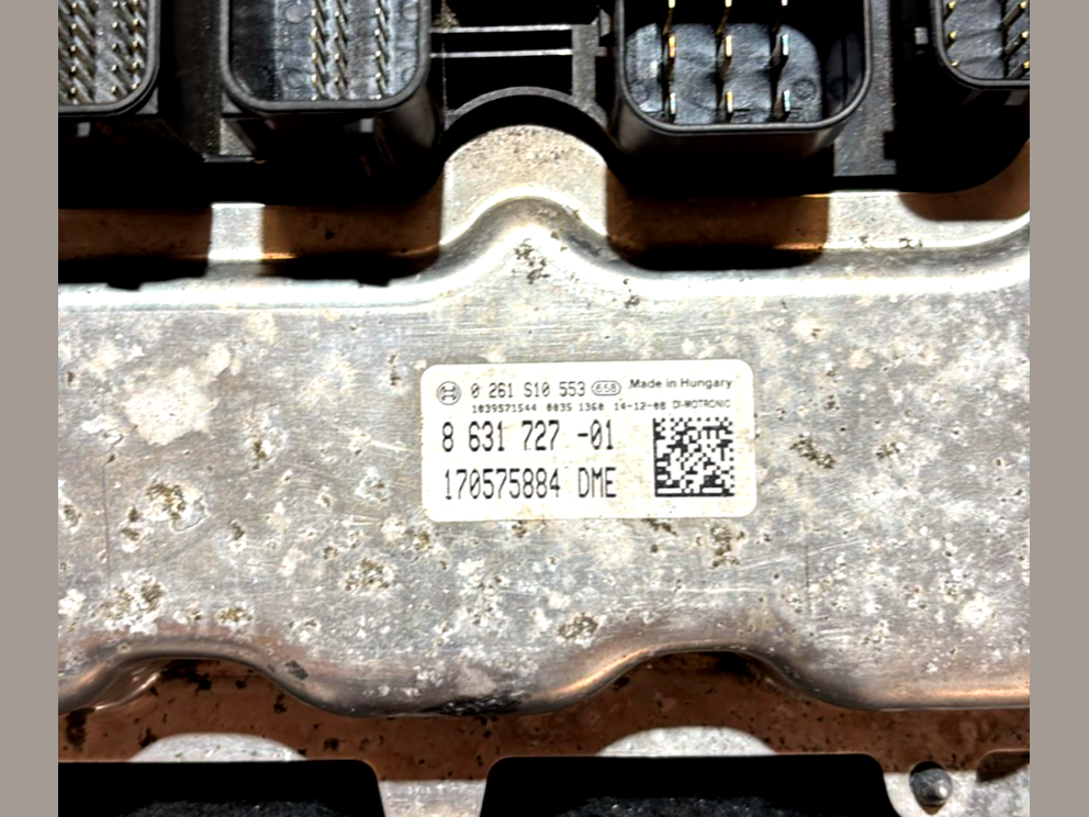 BMW X1 SERIES E84 2014 ENGINE CONTROL UNIT ECU SET + CASE + KEY DME 8631727