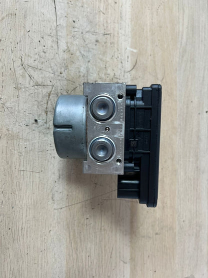2016 BMW 1, 2 SERIES F22 F30 F87 320i Abs Pump Control Module 6881173