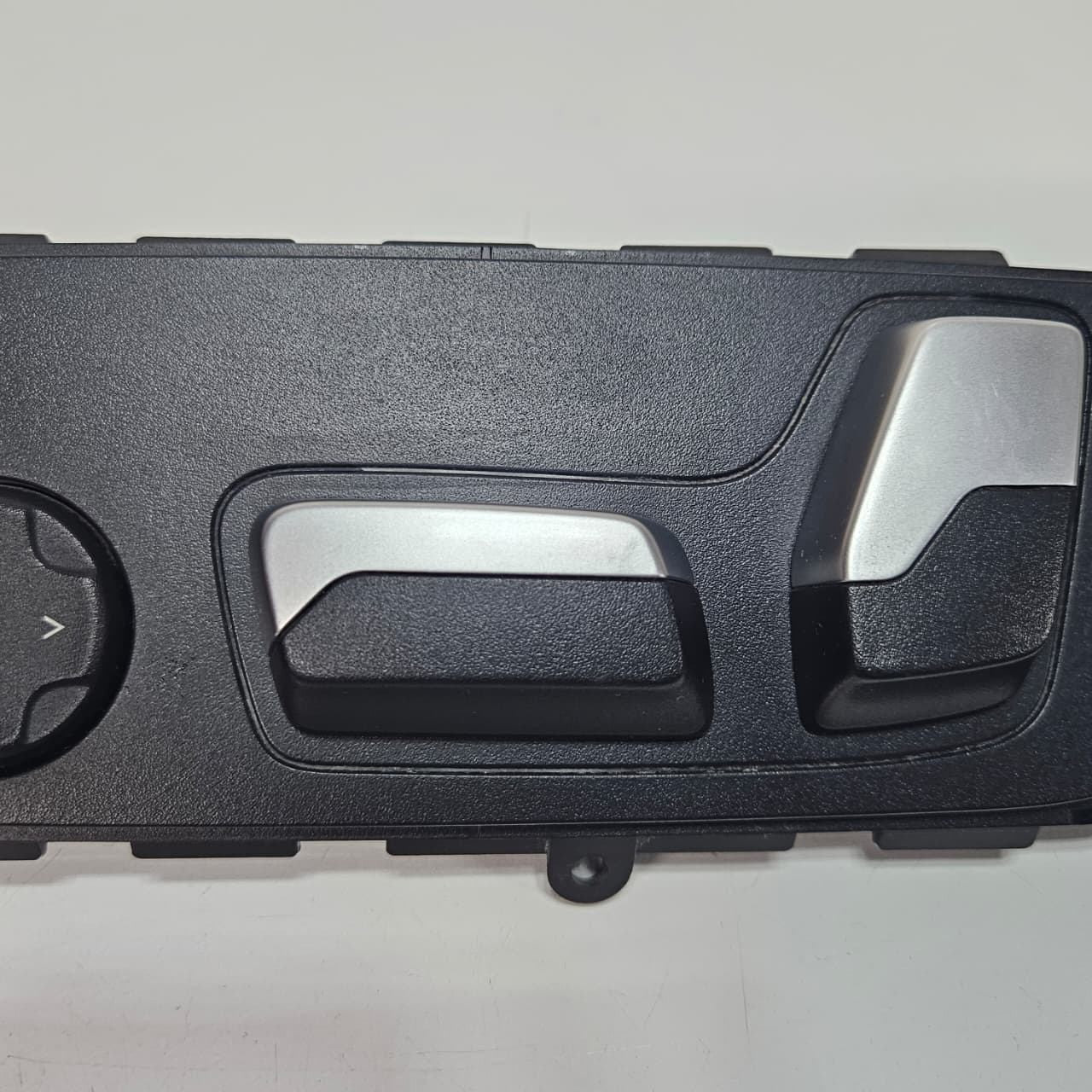 2018-2024 BMW X3 Seat Adjustment Control Switch 9390115 USED