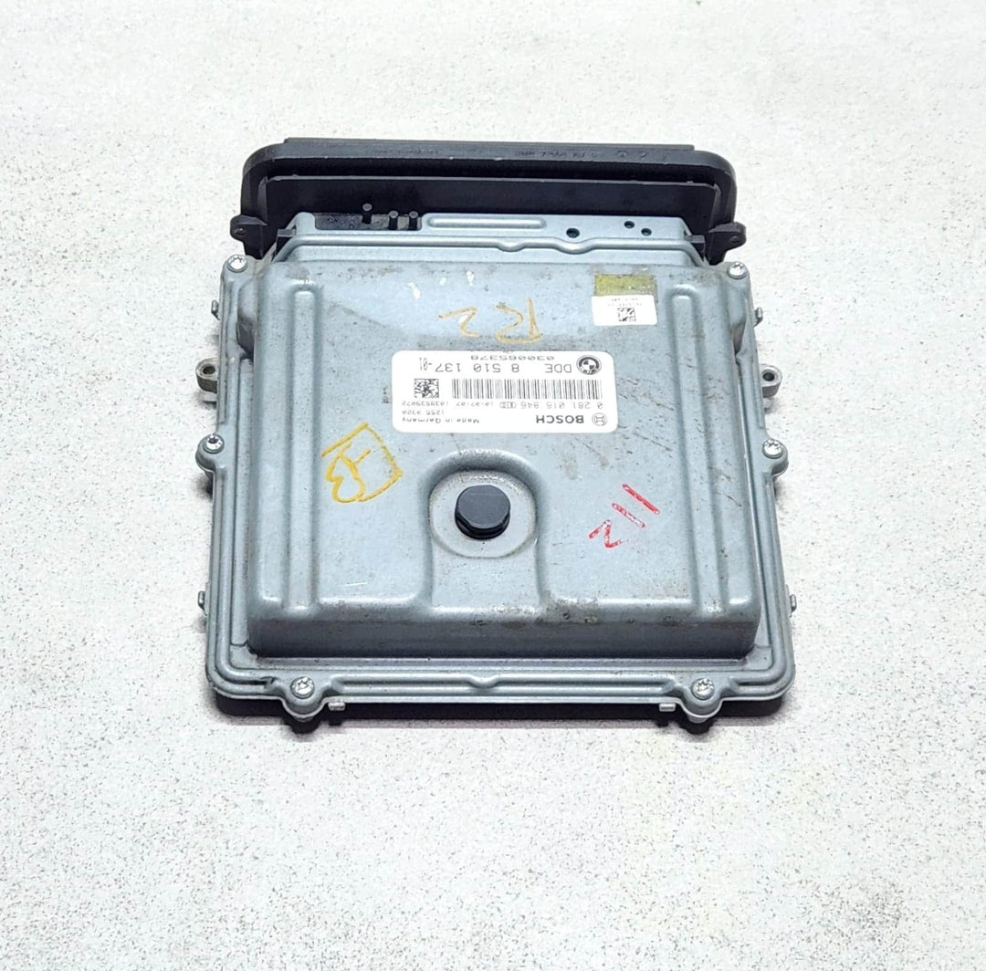 2010-2011 BMW 5 Series Engine Control Unit 8510137 5 Series F10 F11 N47N  OEM