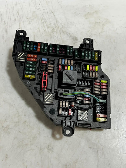 2011-2016 BMW 5' 550i F07 F10 F11 F18 F12 F13 F01 Fuse Relay Box 9210857 OEM