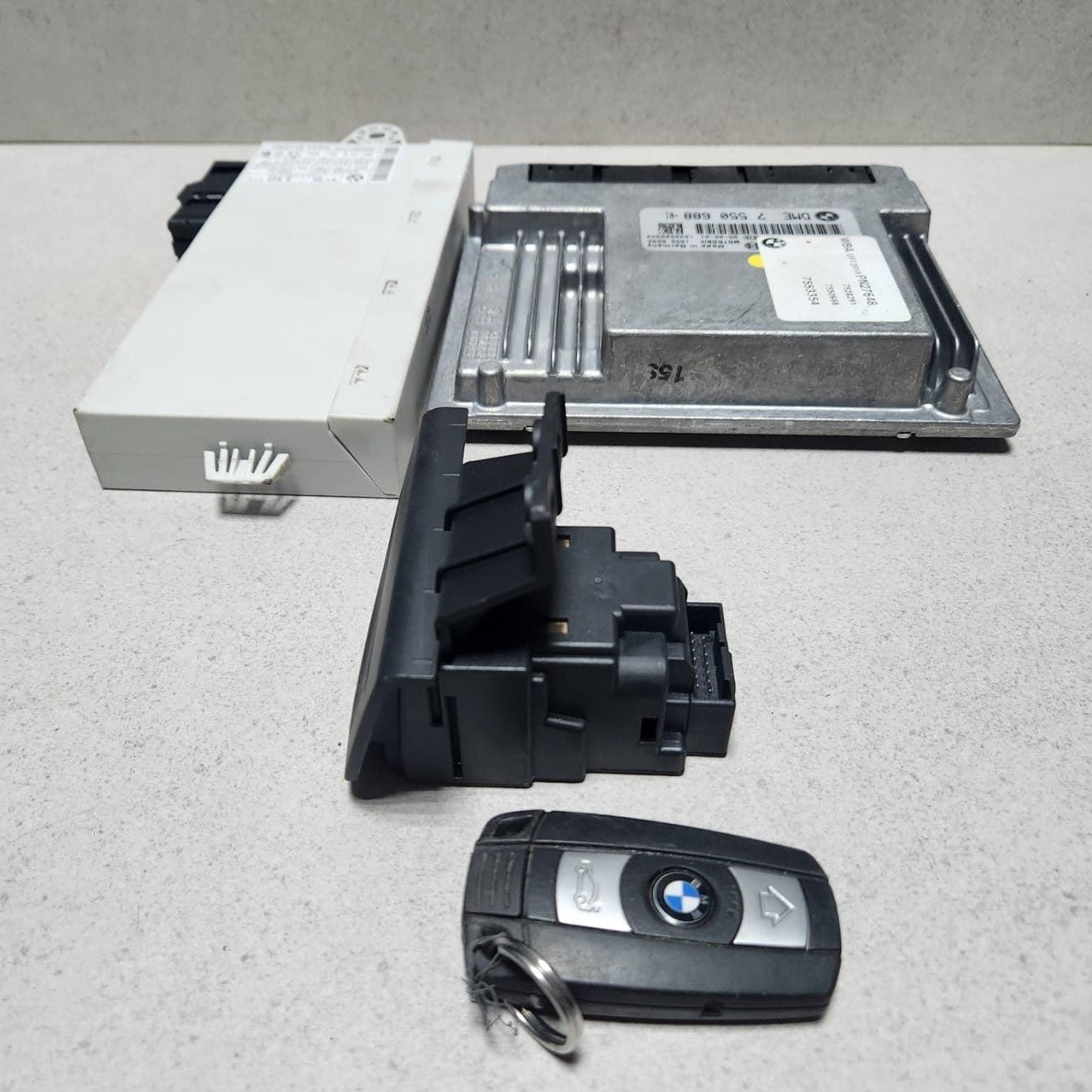BMW Engine Control Unit 7550688 E81 E87 116i  N45 ECU SET 