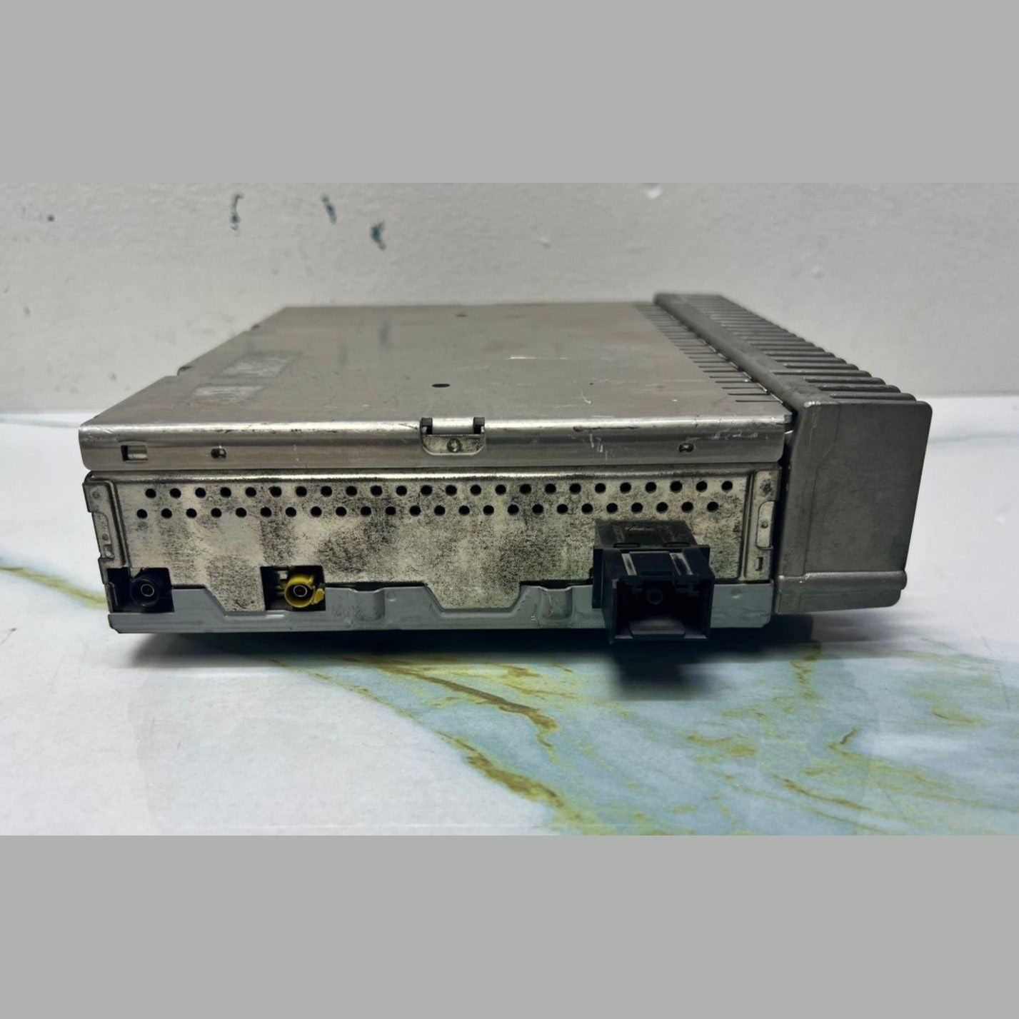 2003-2007 Mercedes-Benz W211 E-Class E320 Sound Amplifier A 211 827 46 42