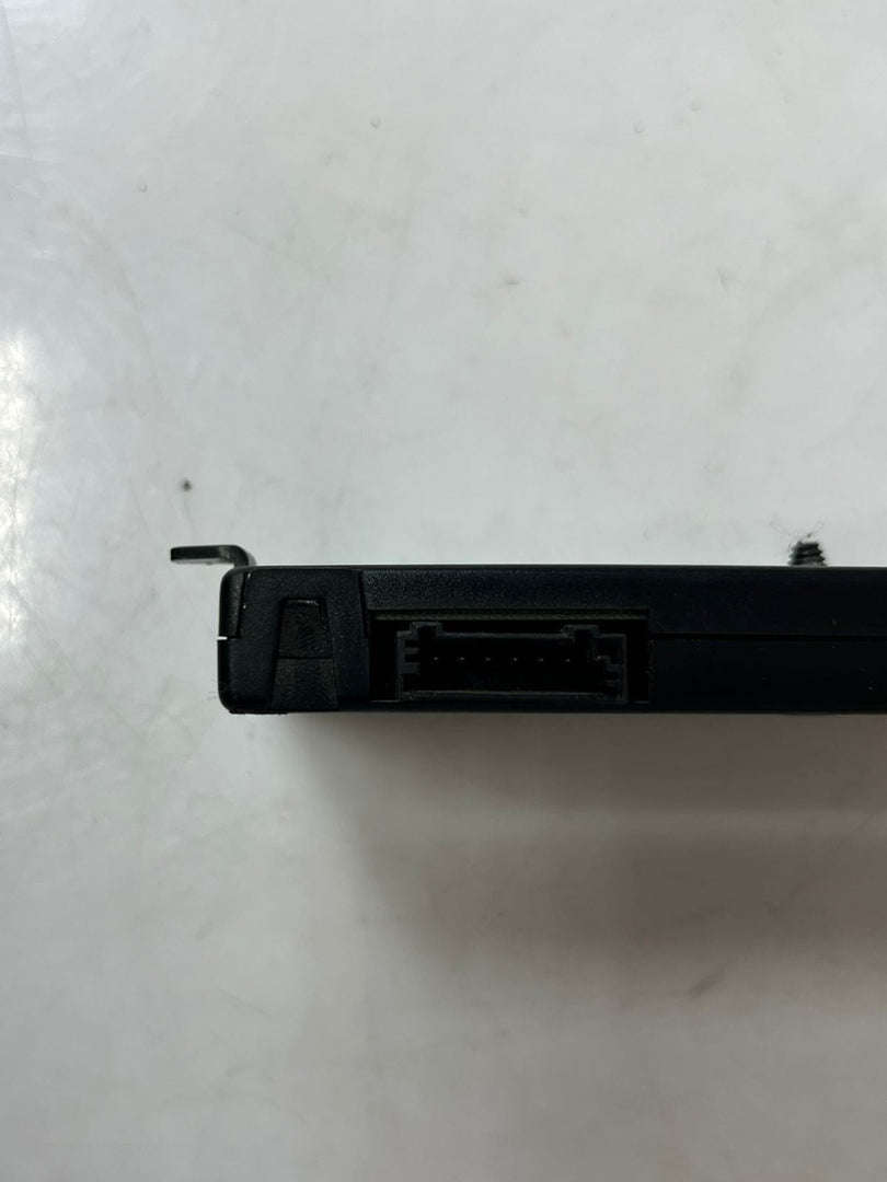 BMW F16 Antenna Amplifier Diversity AM/ FM 9353218 OEM