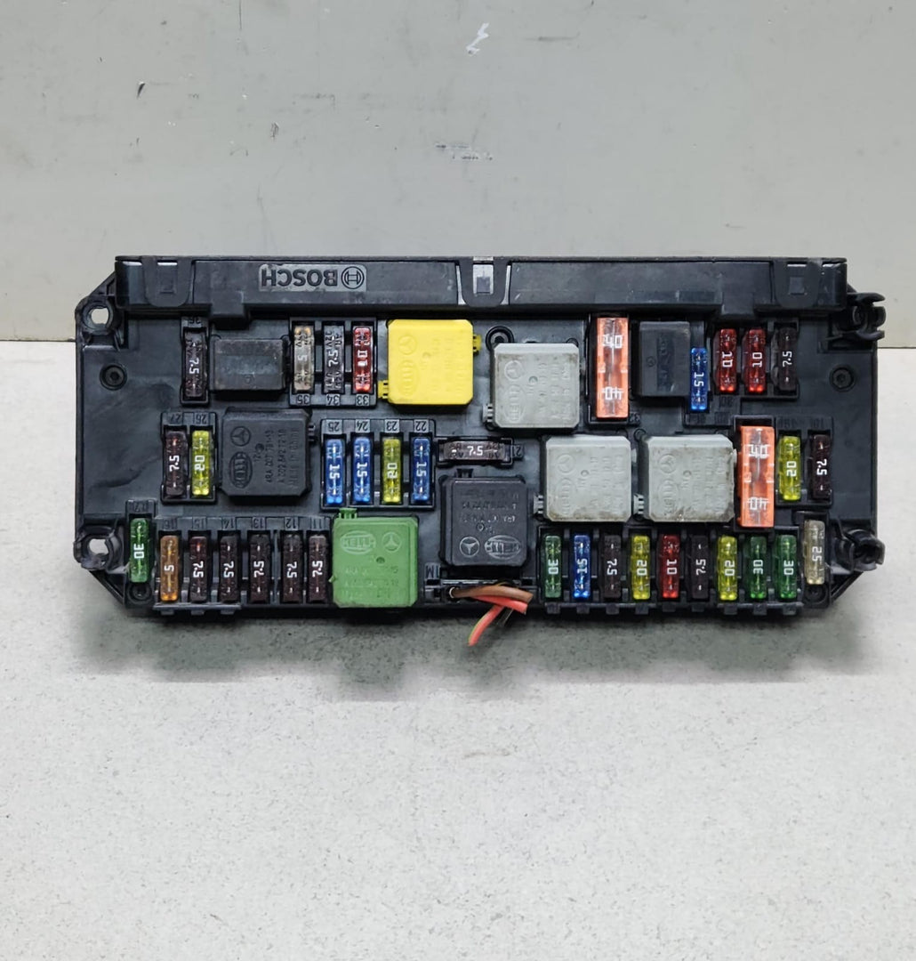 2012-16 Mercedes E200 Front SAM Fuse Box Control Module A2129004911 E-Class W212